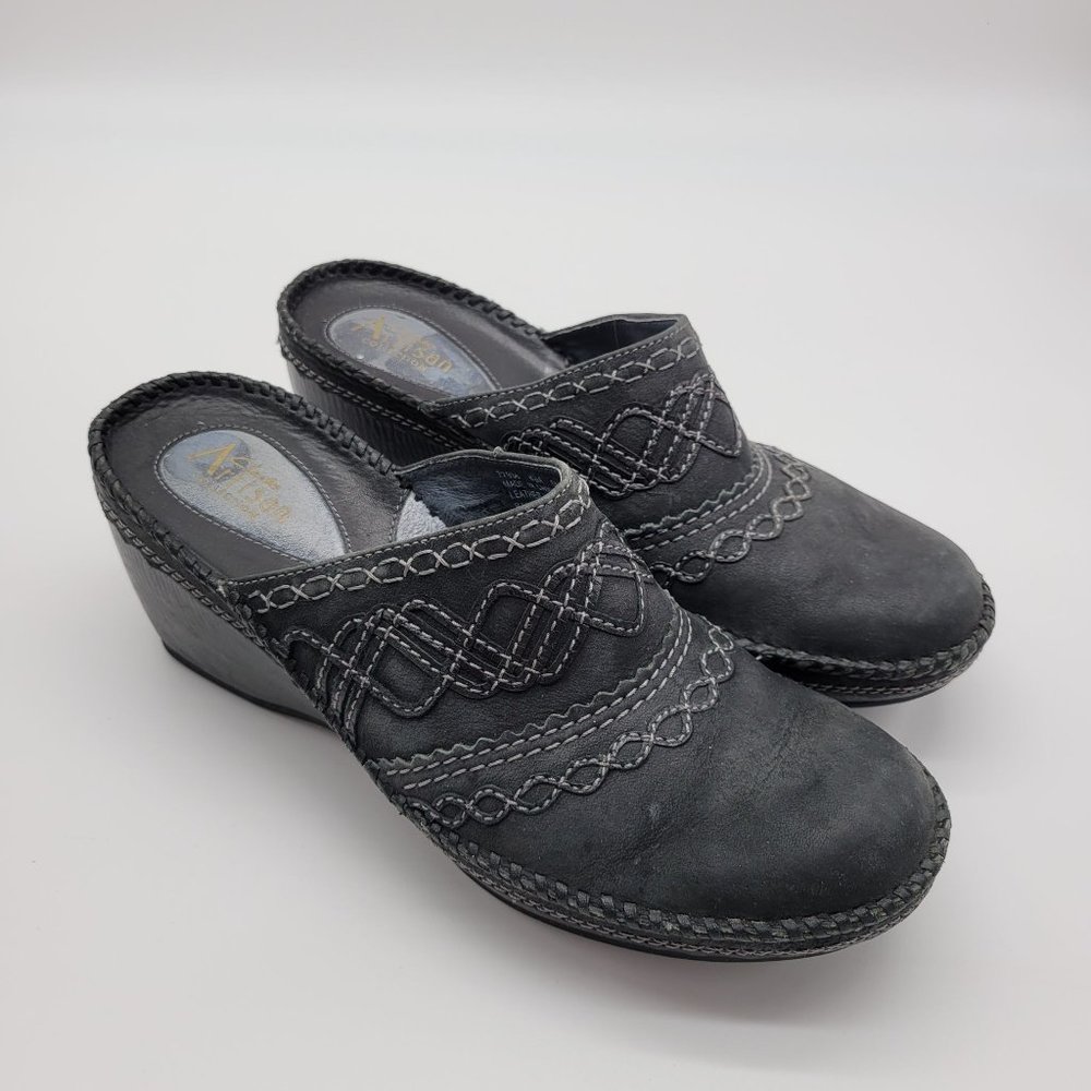Clarks Artisan Collection Slides Mules Shoes Leather Upper Womens Size 8.5